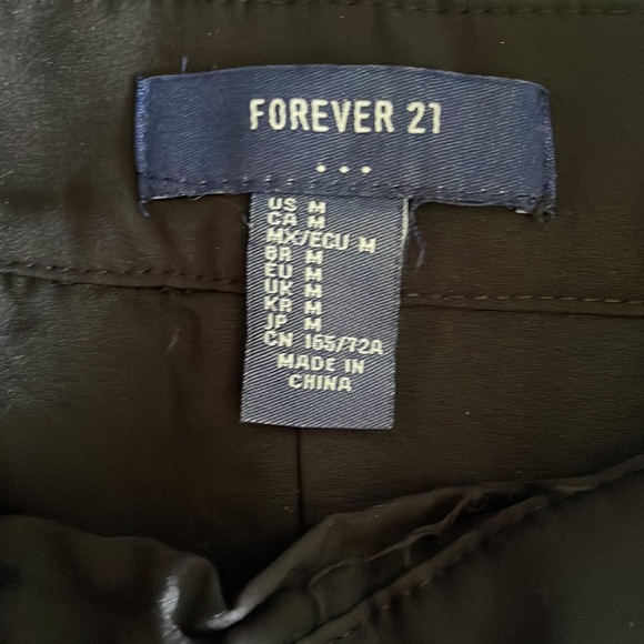 Black and white plaid skirt with pockets - Picture 2 of 5